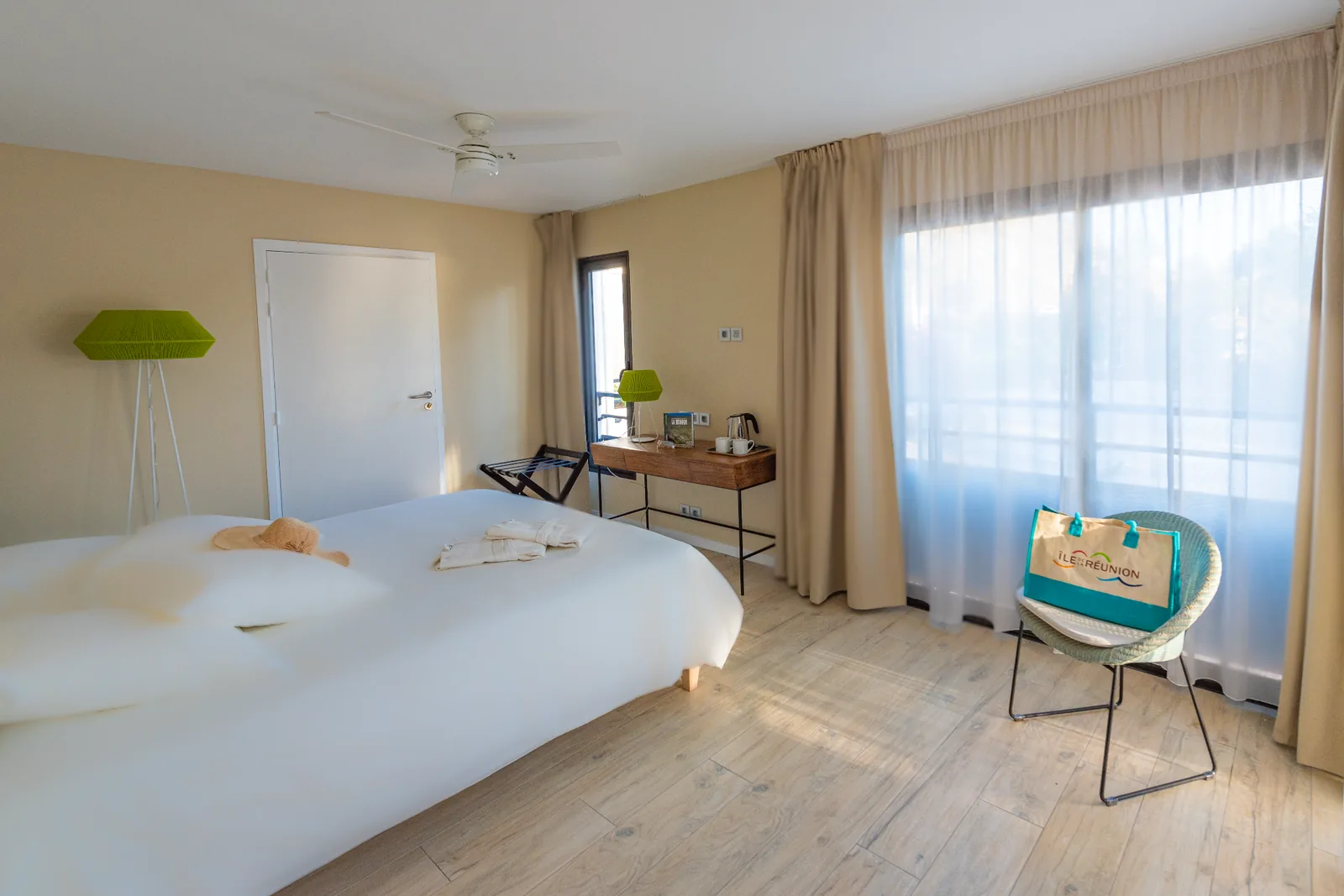 Un intérieur spacieux et lumineux, pensé pour le confort et la sérénité.