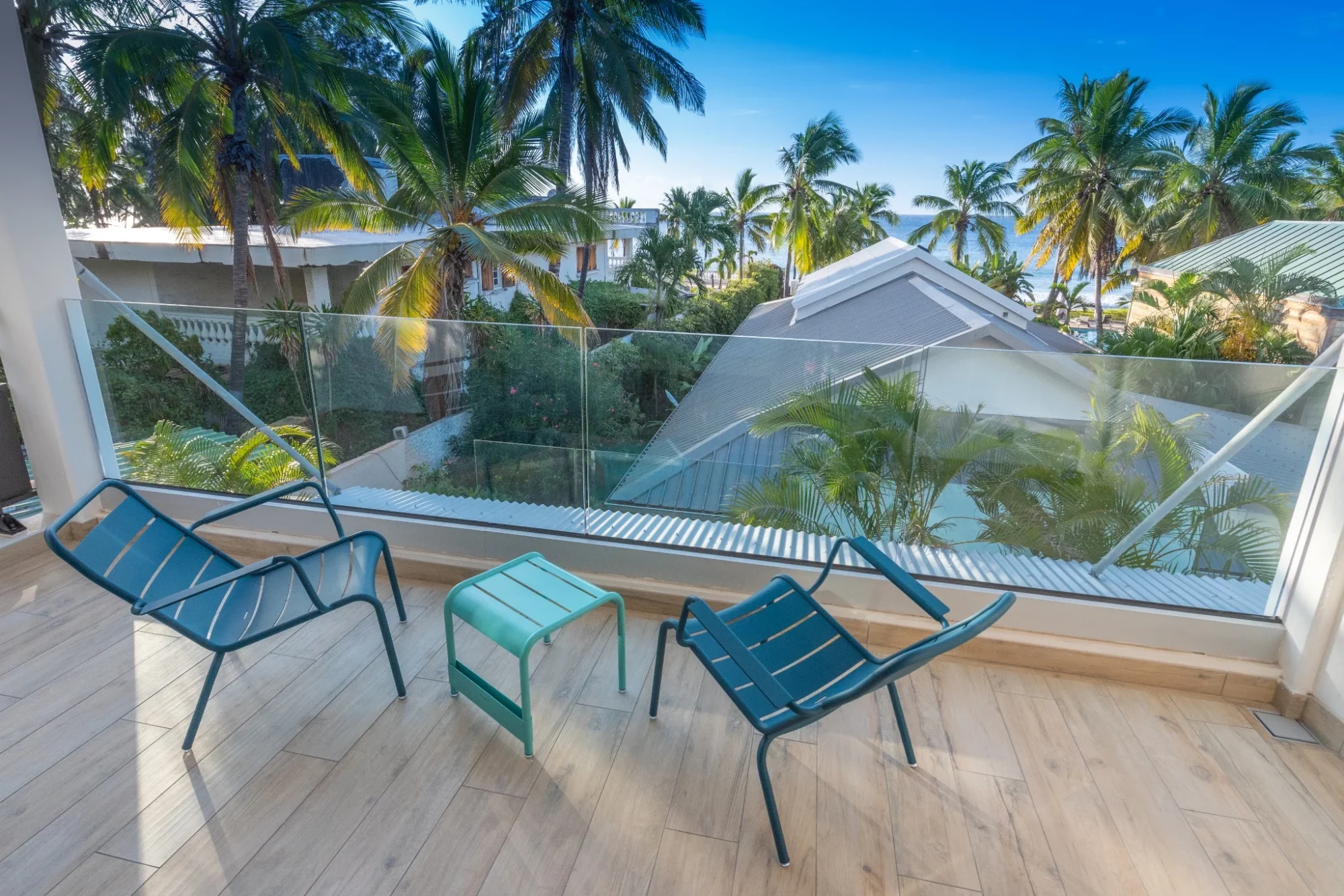 Terrasse de la Chambre Deluxe avec vue sur la végétation tropicale